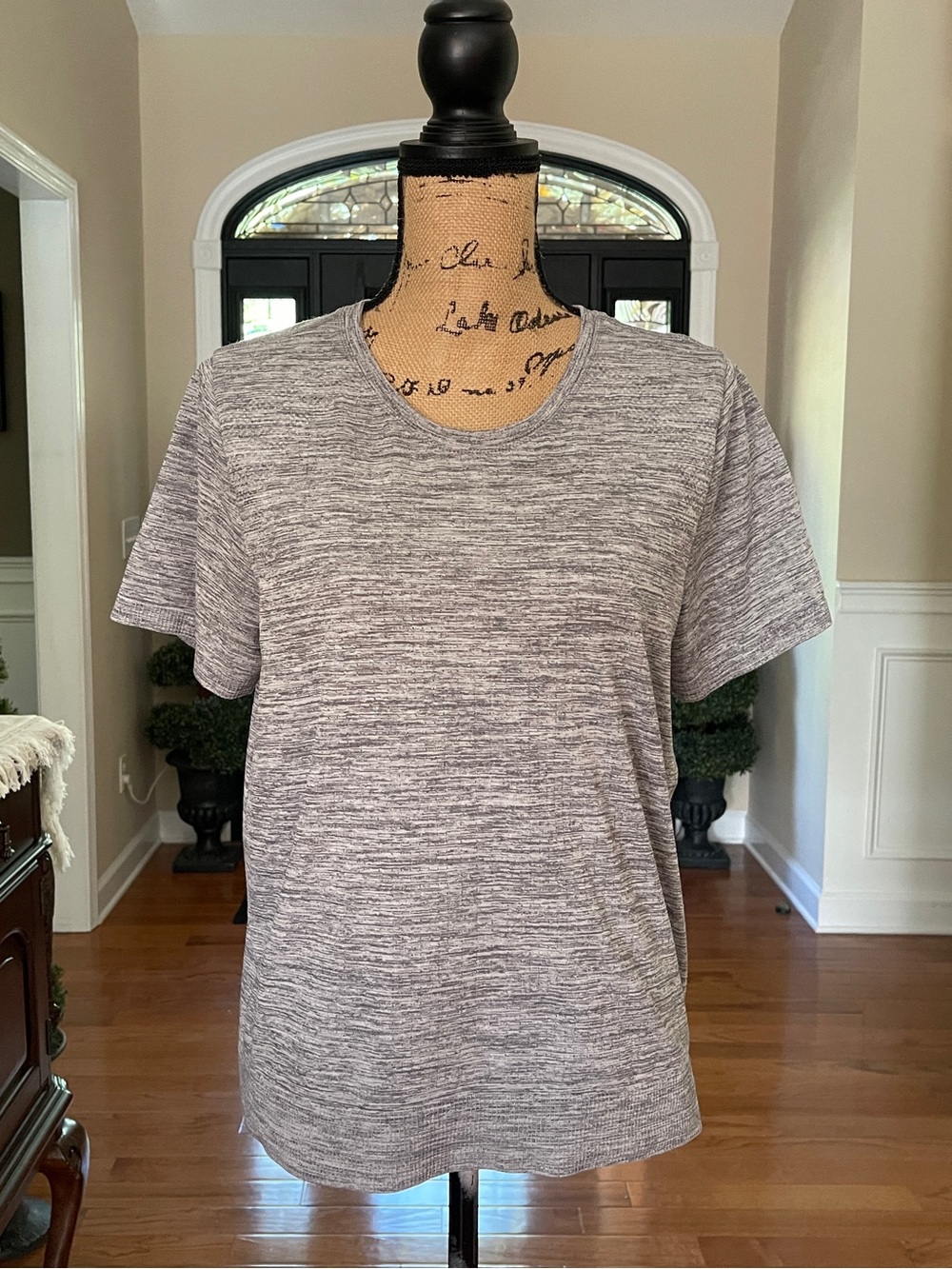 Athleta Women's In Motion Heathered Gray Athletic Short Sleeve T-Shirt Large
